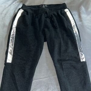 Broken Threads Medium